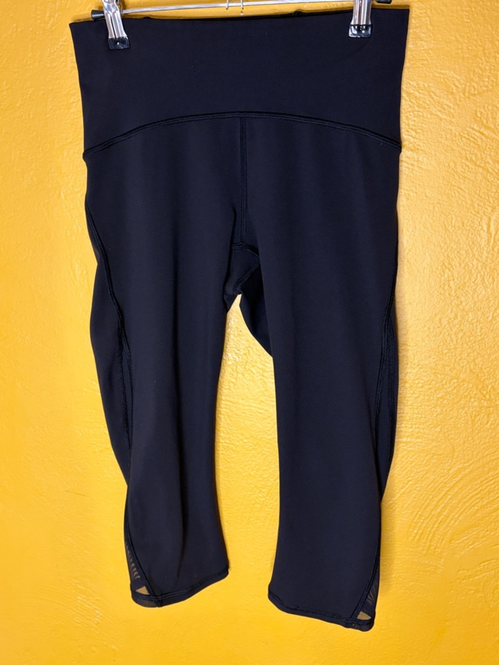 lululemon Black White 23” Mesh Crop Leggings Size 6 NWOT